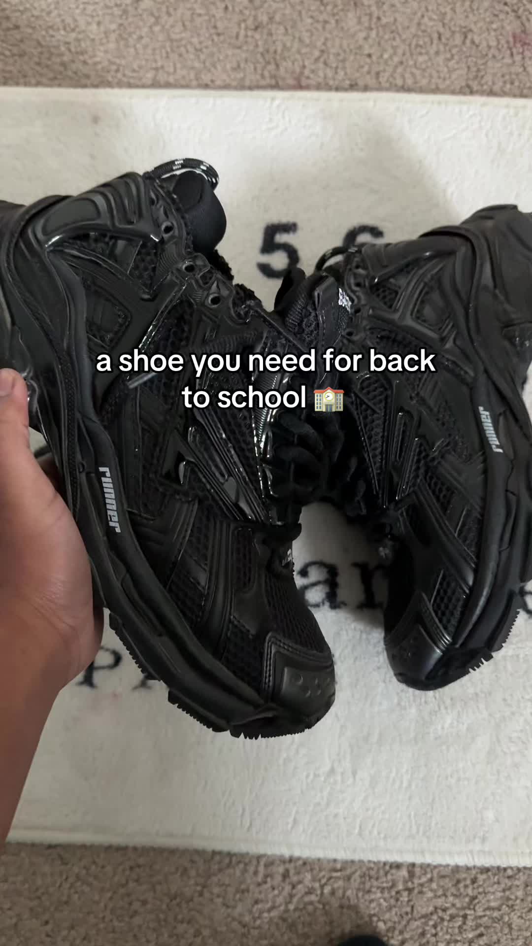 @⃟