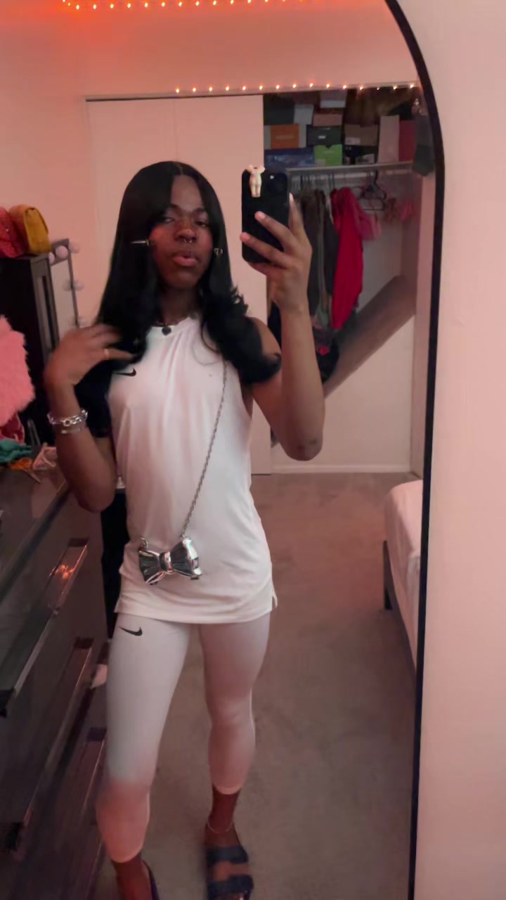 @xclusively_tare1l