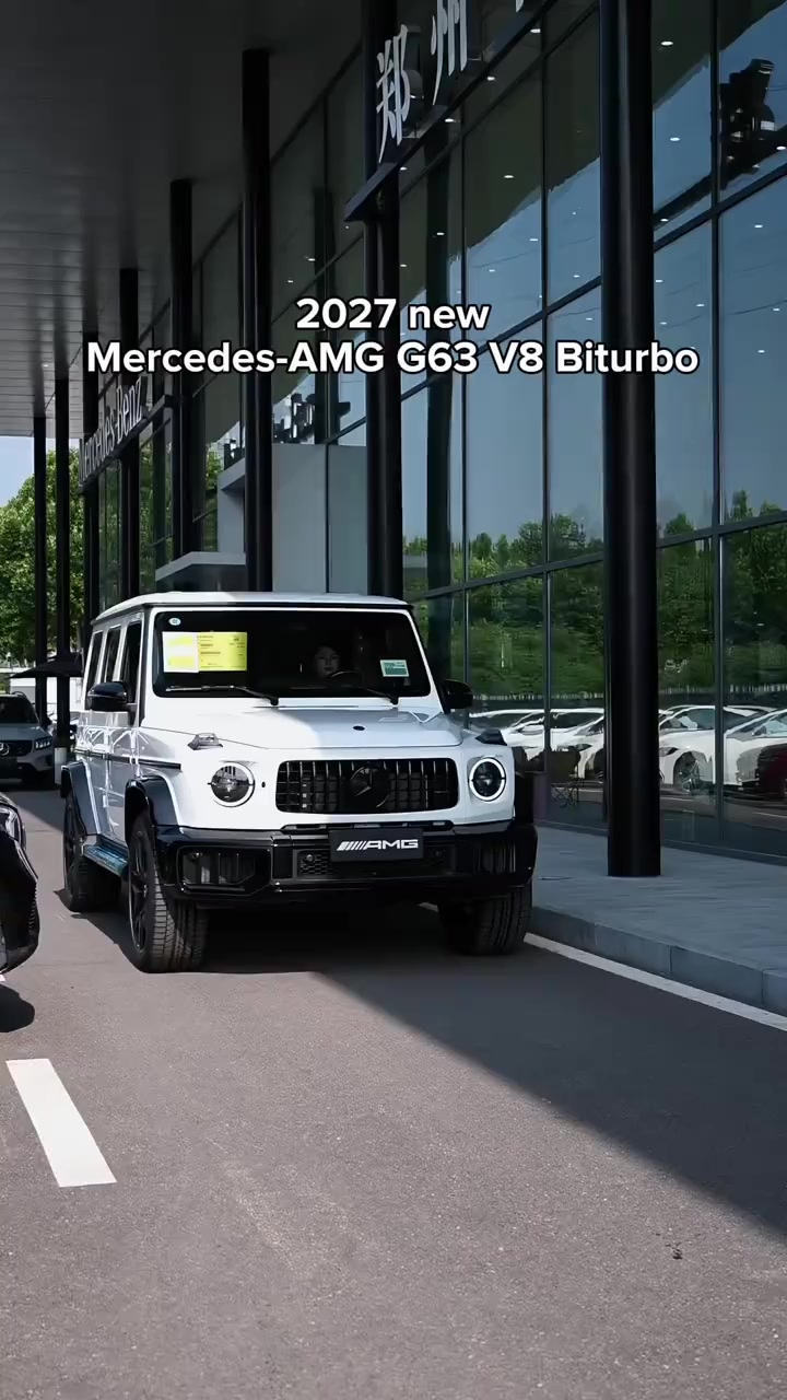 @Cậu b&eacute; B&aacute;n Mẹc