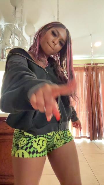 @SkylarRae🎀
