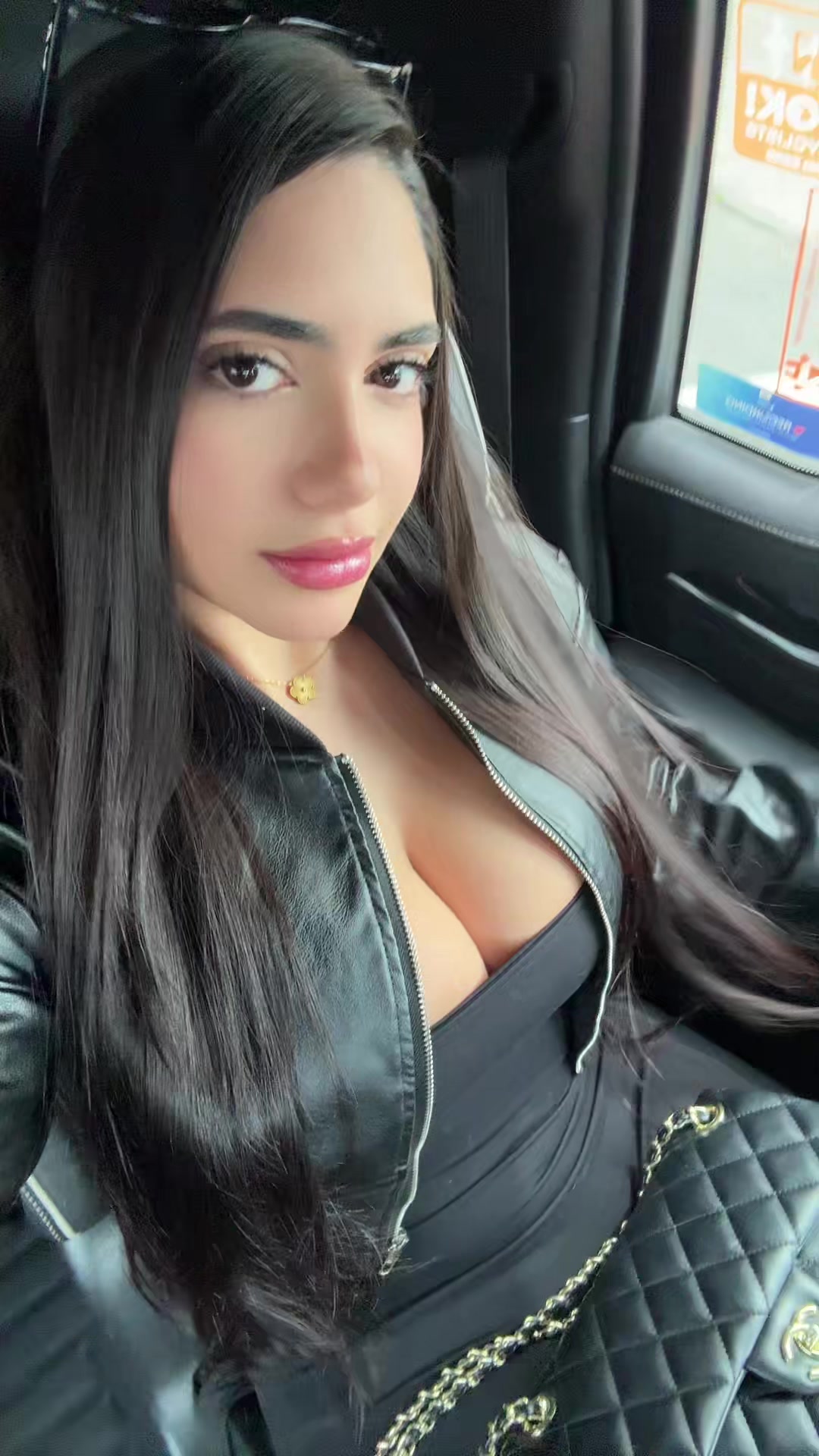 @Ella