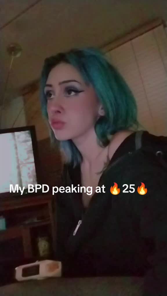 @izzy_honeyy
