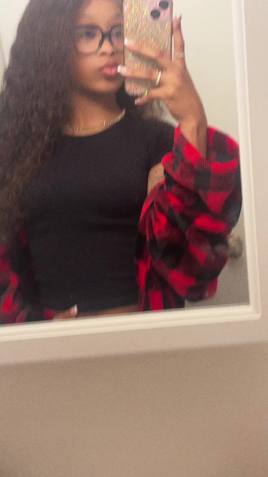 @_ms.h0lly_wood