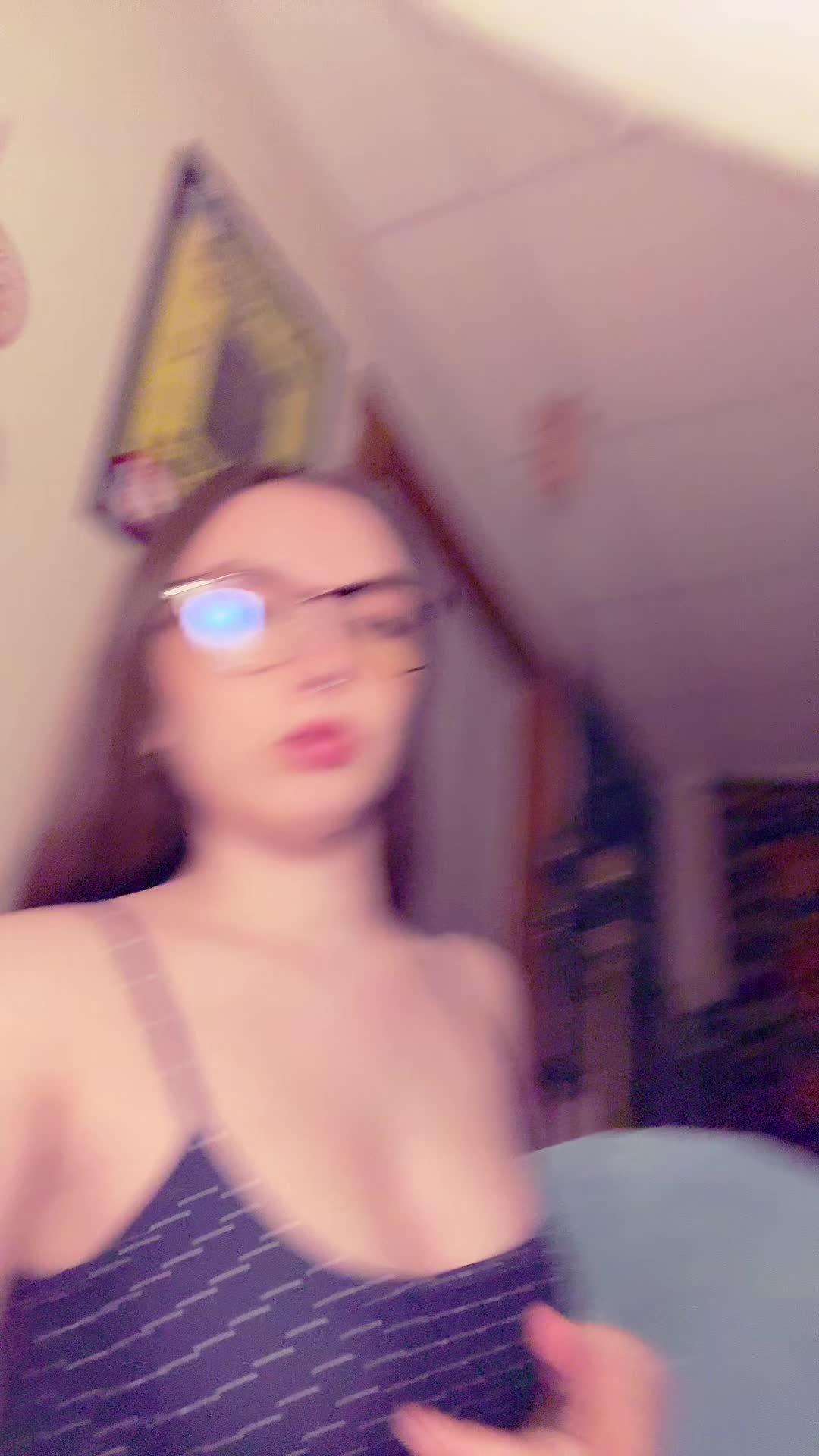 @Ella