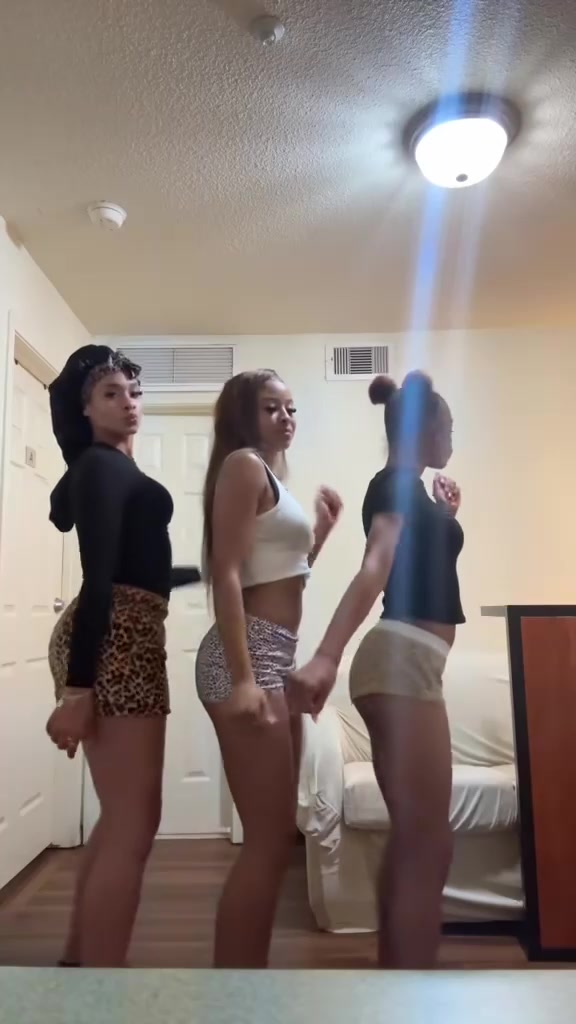 @Vivvy🪻