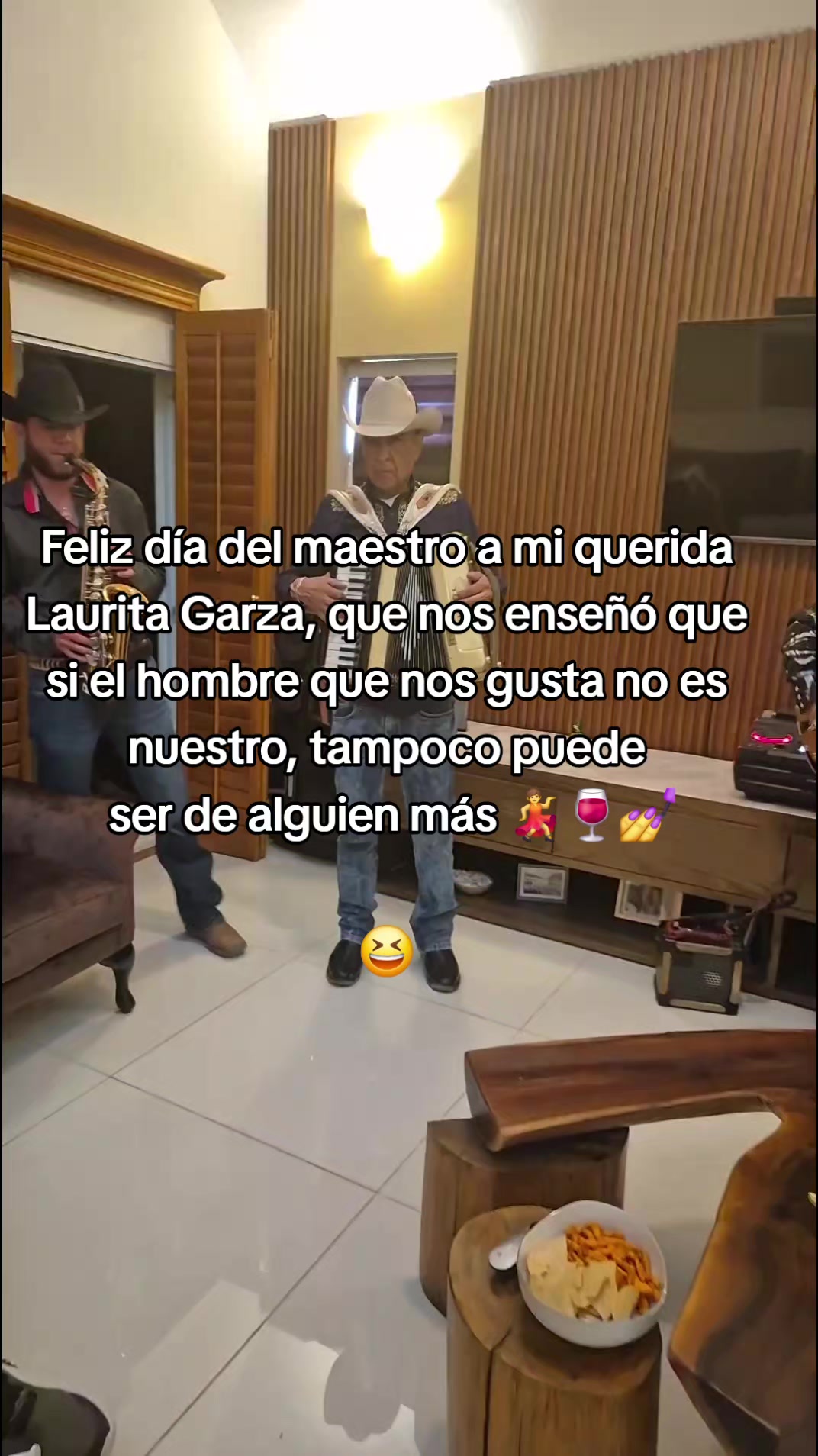 @Denisse V