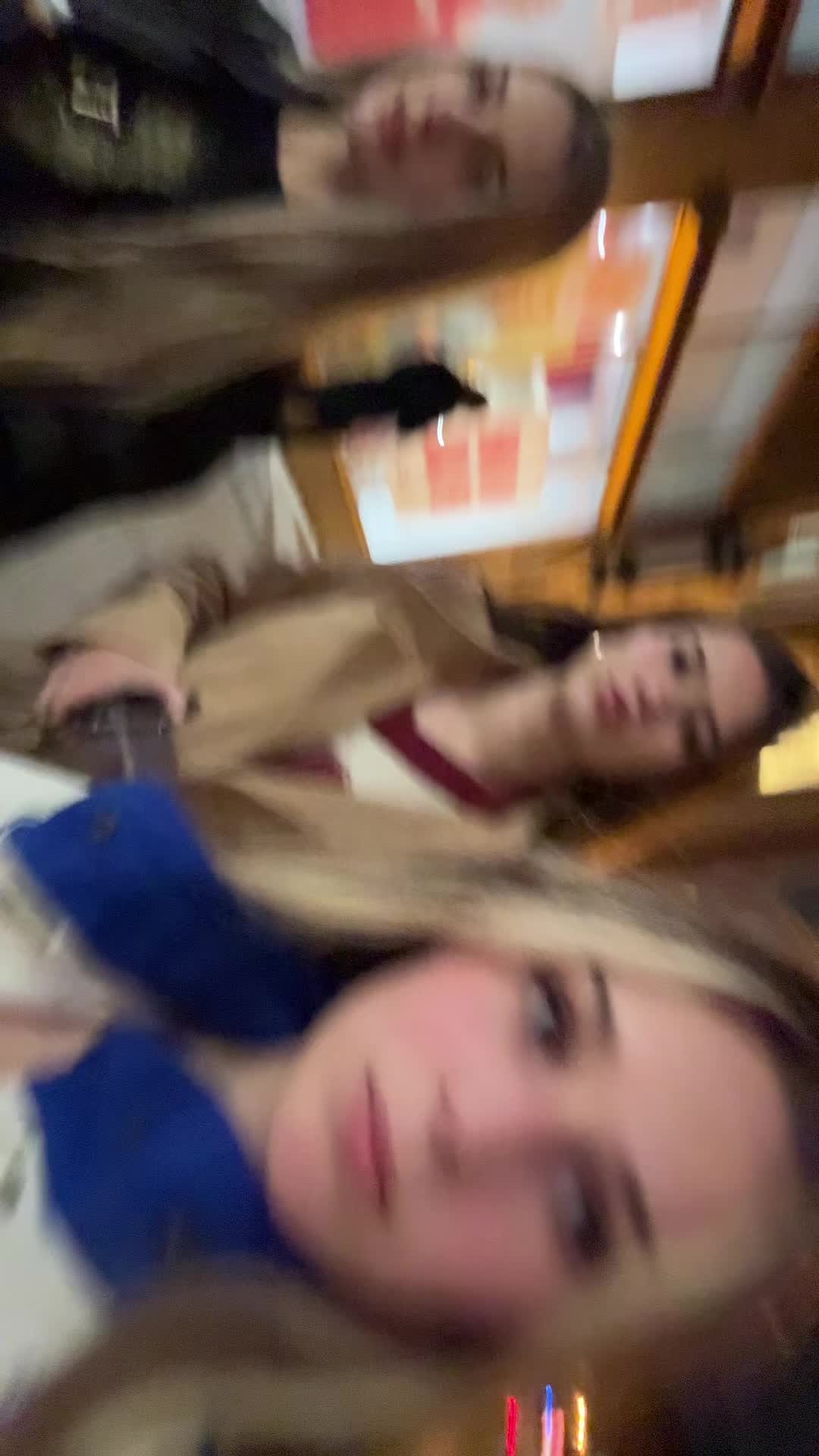 @vivian r.
