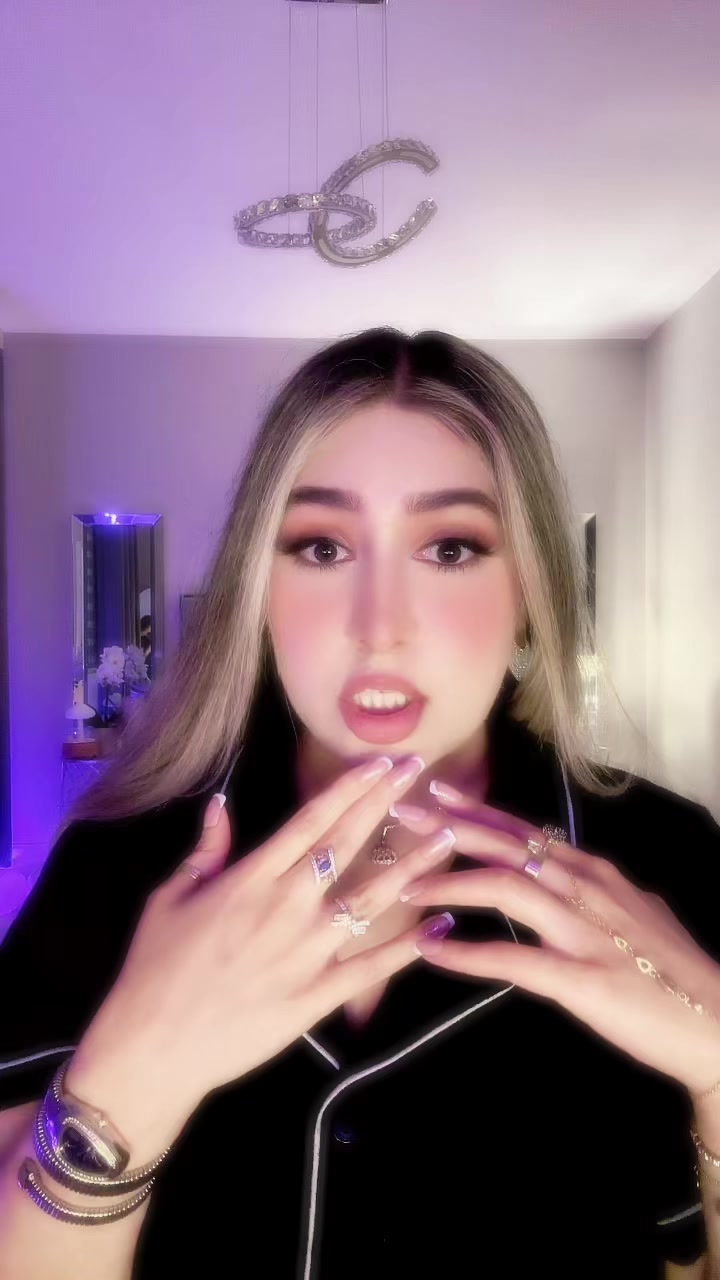 @Queen🇨🇦