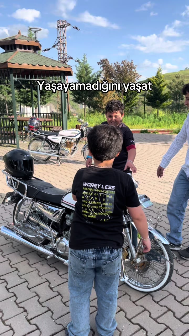 @𝐄𝐦𝐫𝐞
