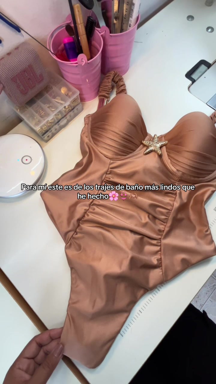 @Coquetaswimsuit