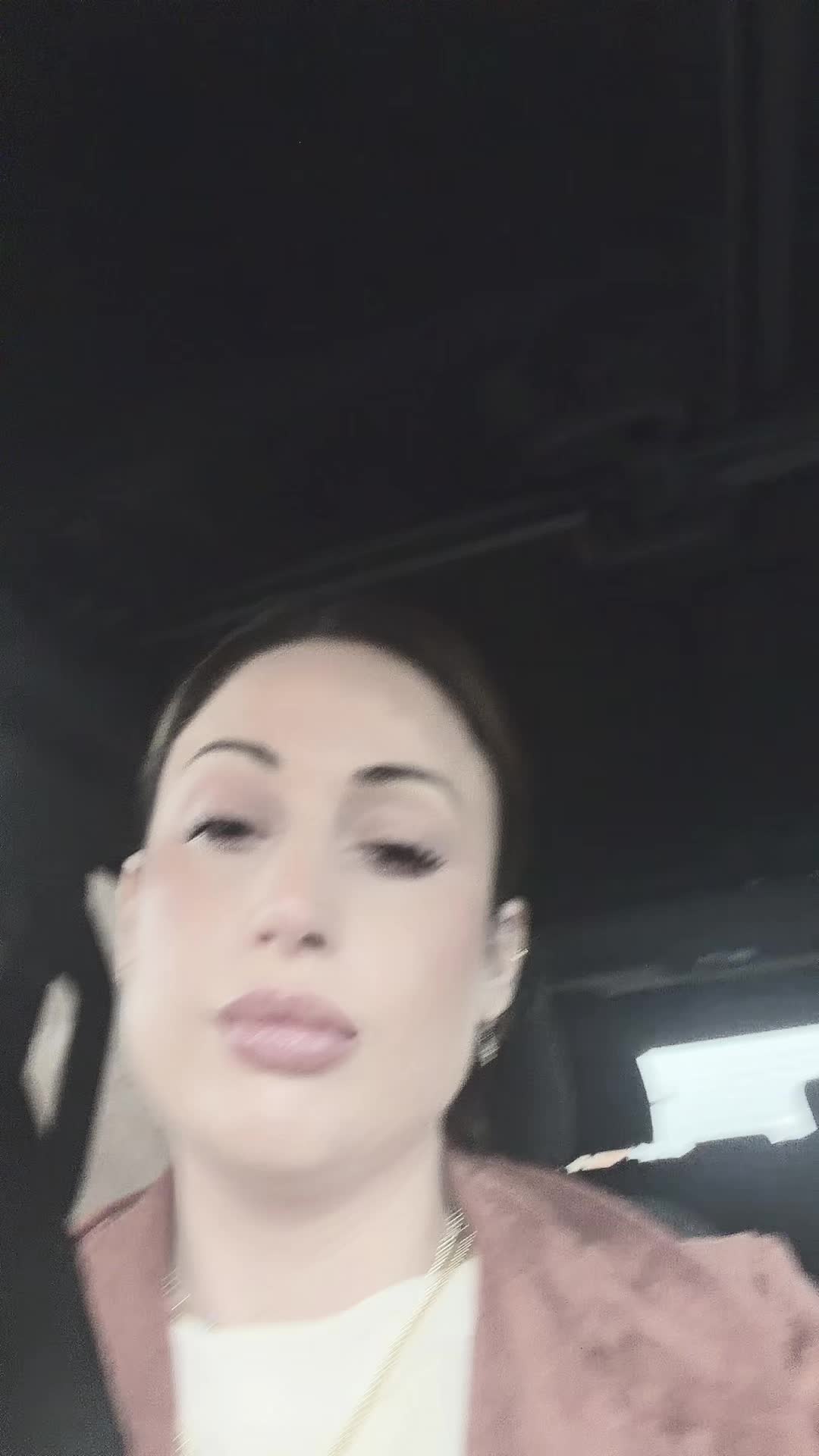 @nikkhenry