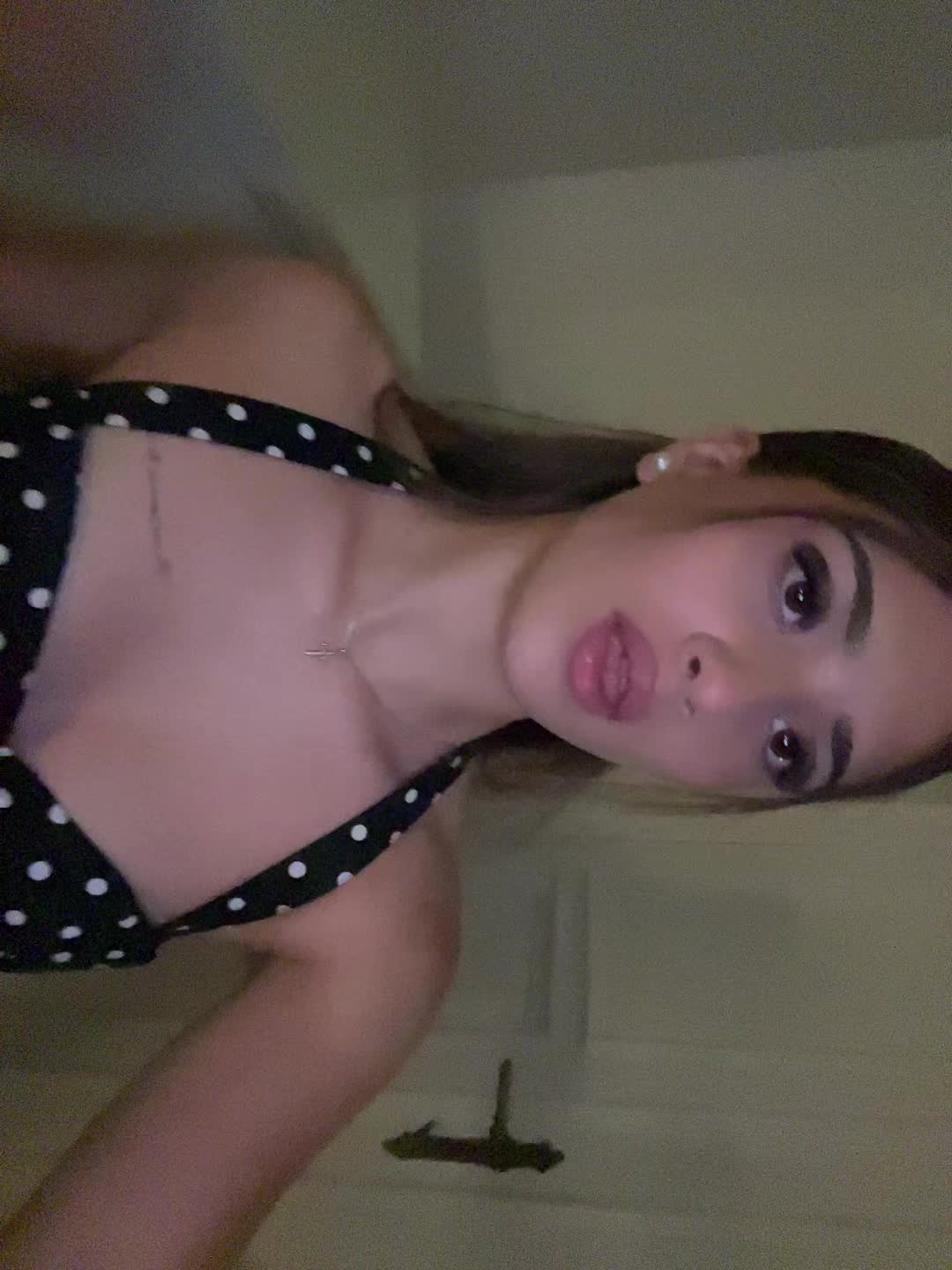 @Lola_cola