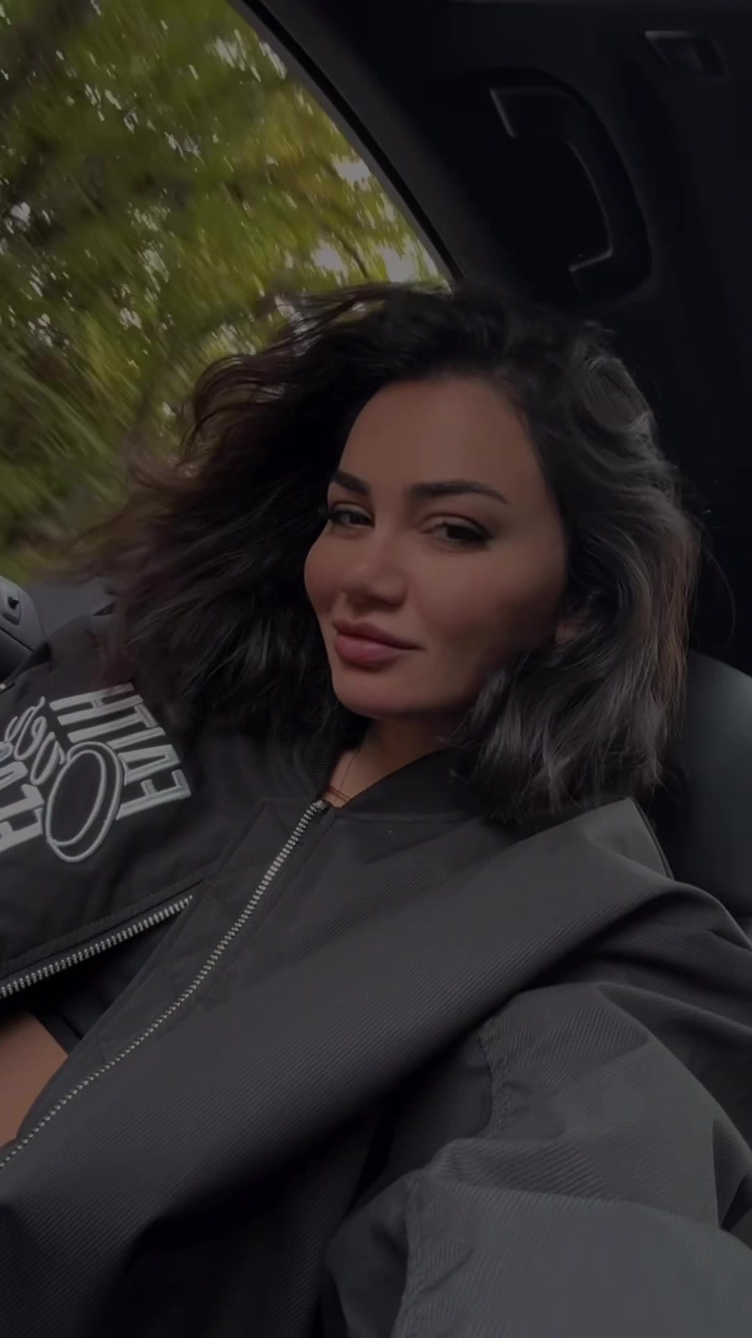 @zeynebheseniofficial
