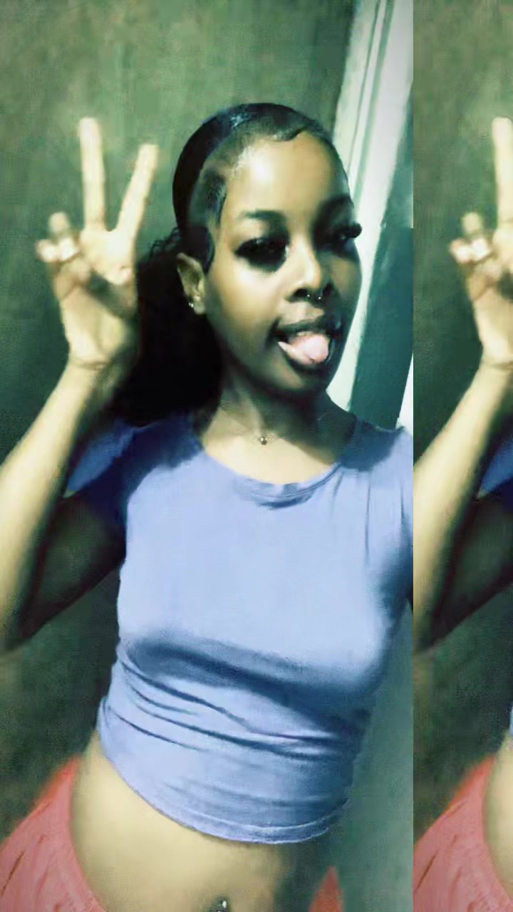 @tiffybadzz!👩🏾&zwj;❤️&zwj;💋&zwj;👩🏾
