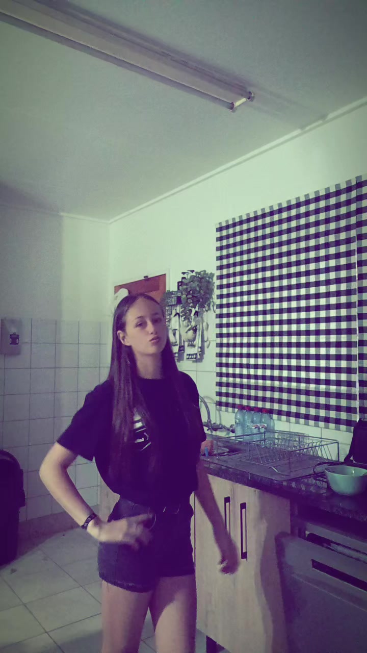 @your_fav_brunette