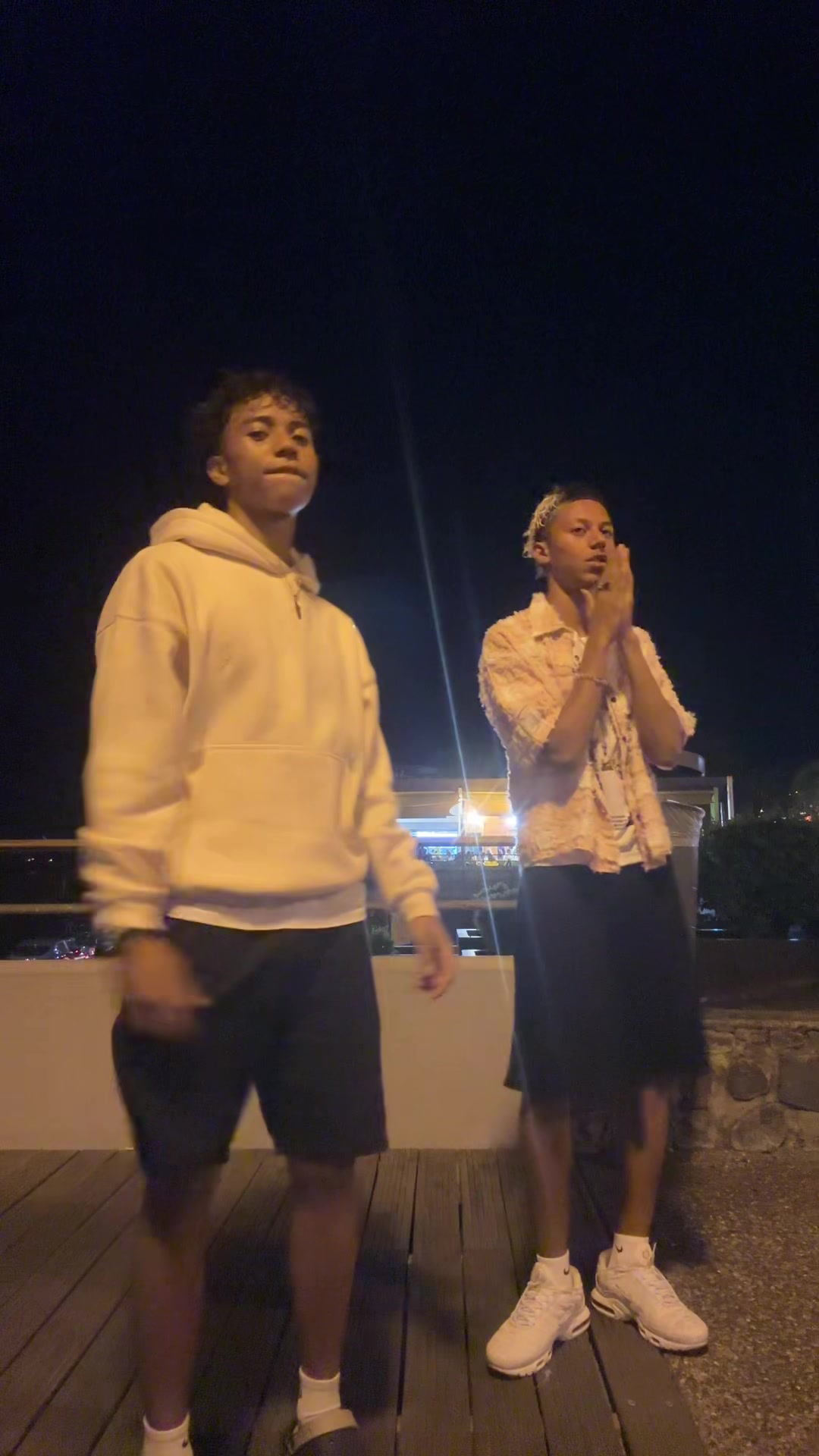 @zeleï🇲🇬🇷🇪