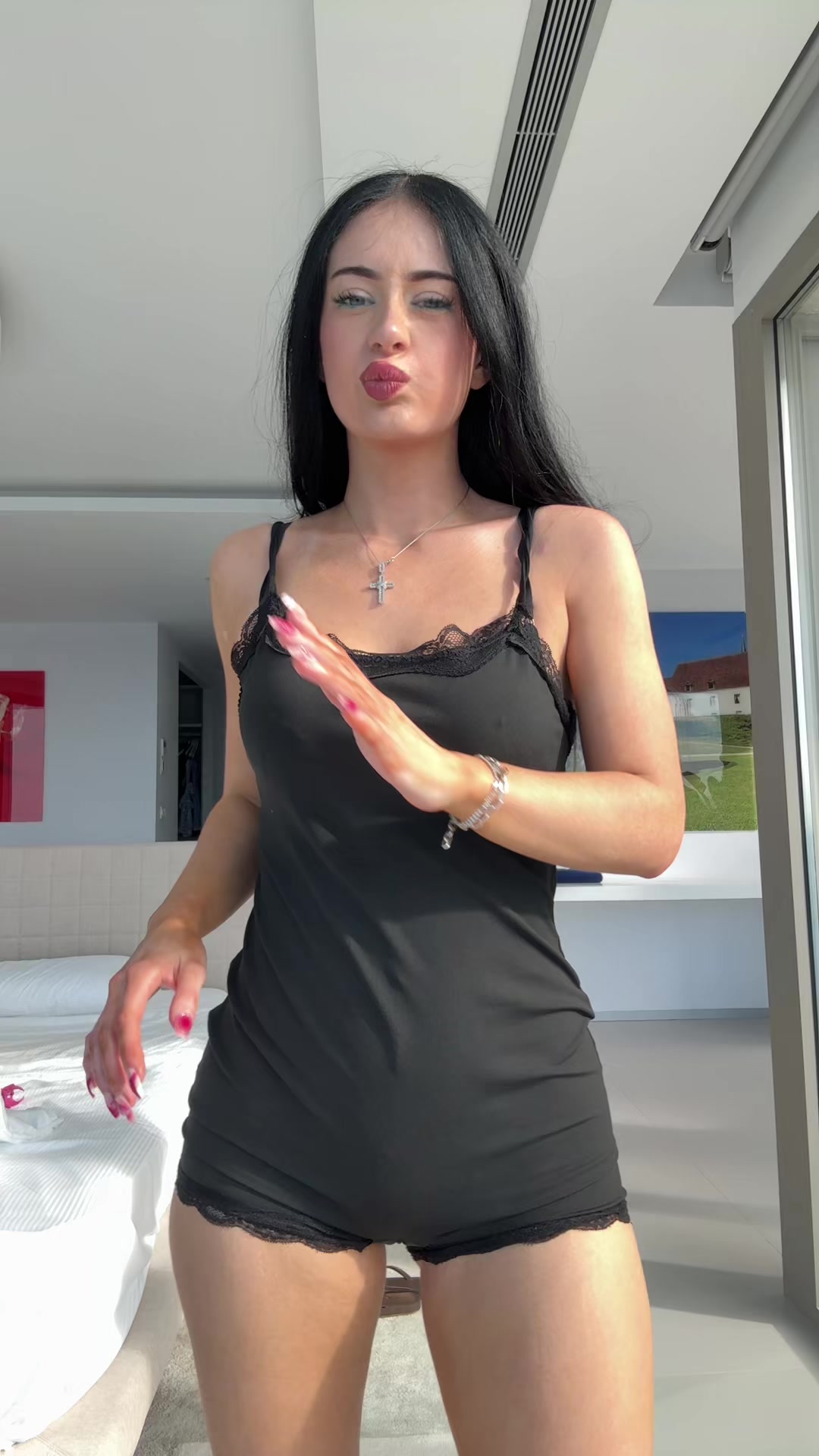 @lillyabellaa