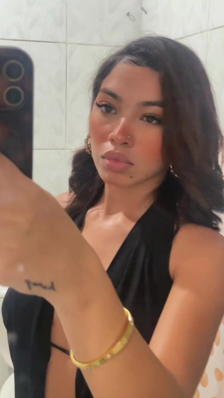 @lau🖤