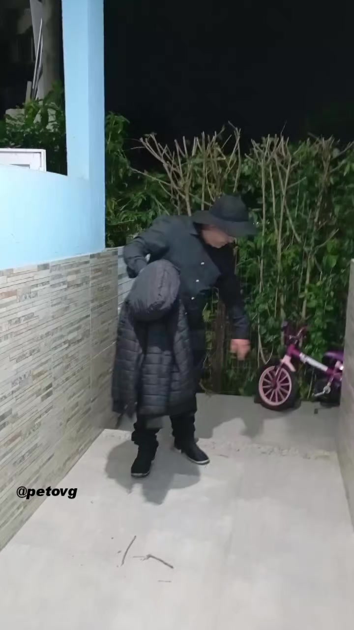 @petovg