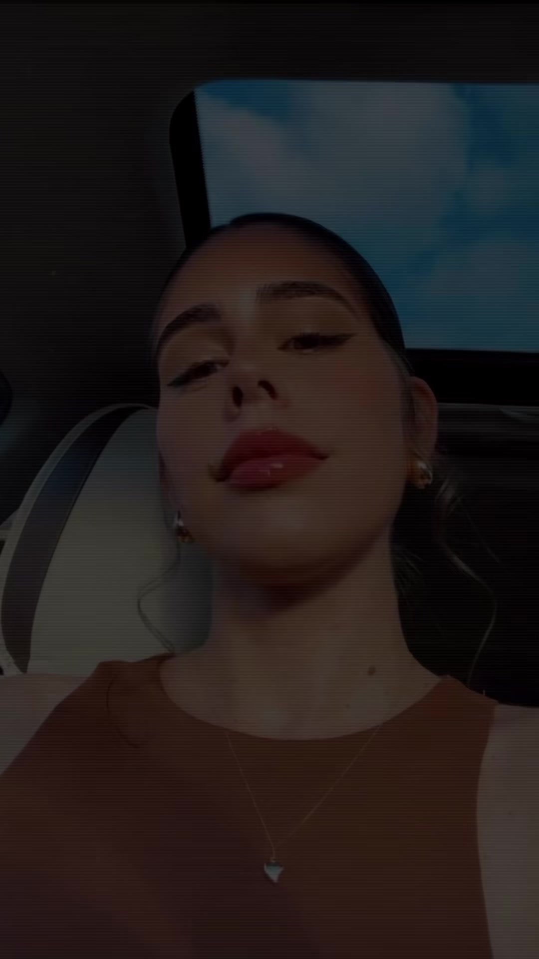 @𝓛𝓪 𝓽𝓲𝓽𝓲🌻