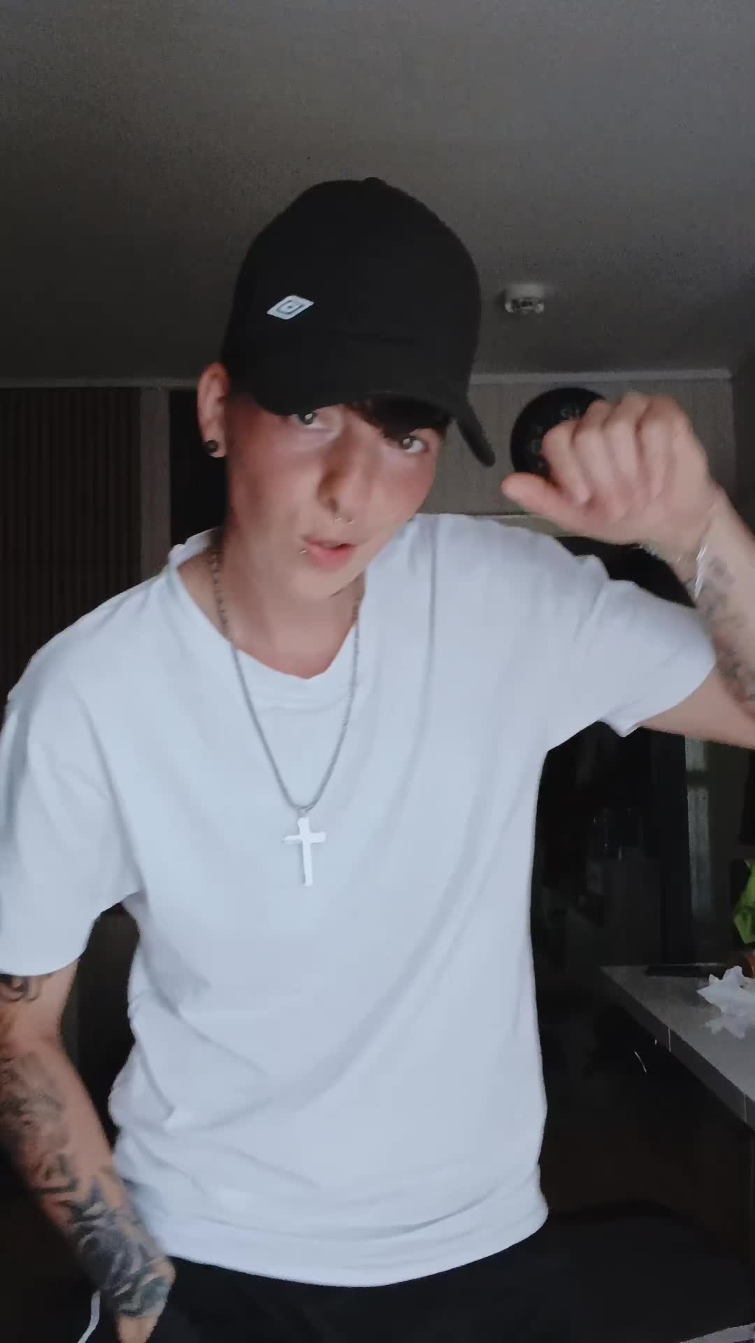 @Kingslowly