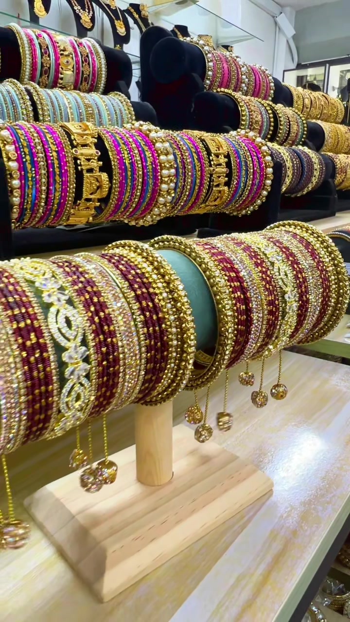@Ennaval Collection