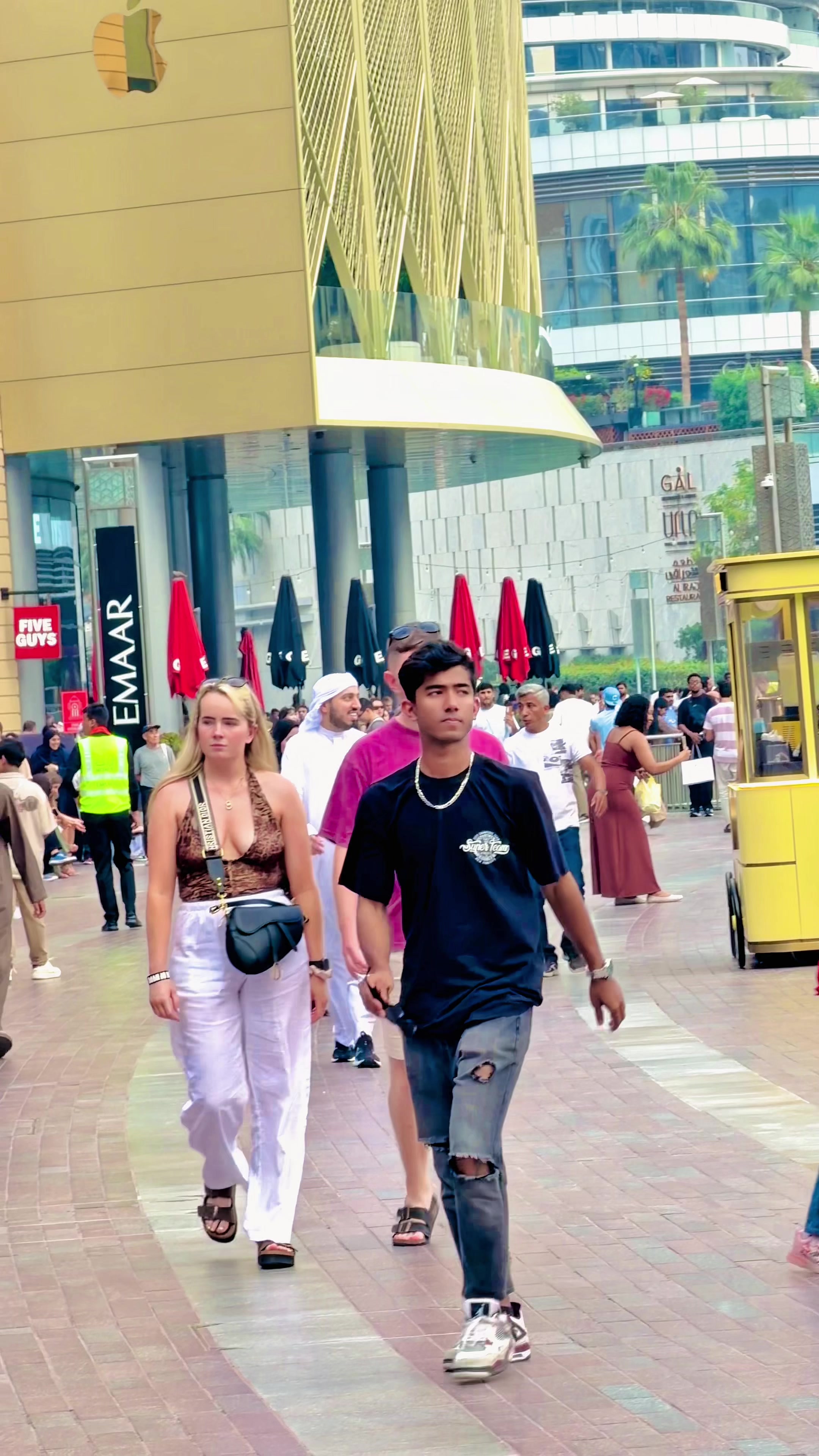 @🔥 R O B I N 🦋 🇦🇪