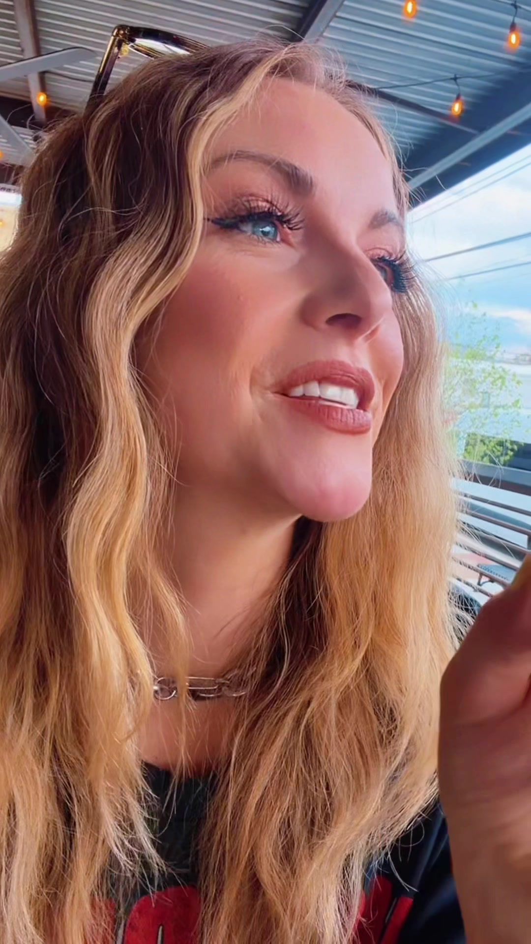 @lindsayell