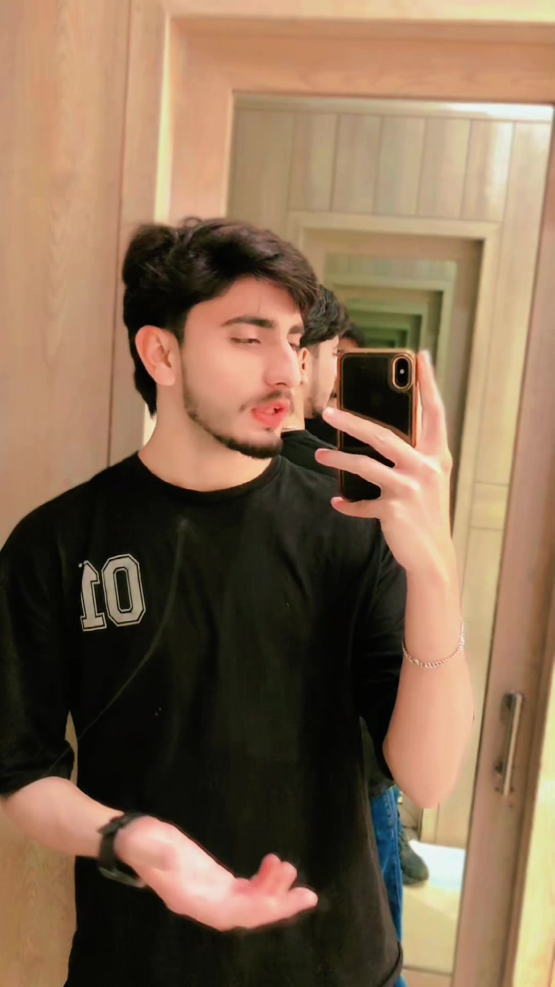 @♛🇿iDDI꧂hū 😎