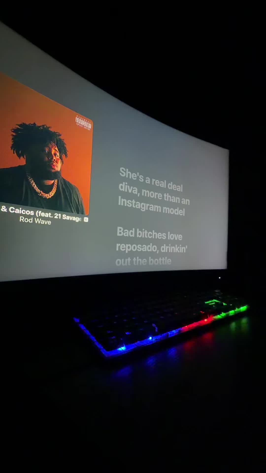 @🎧