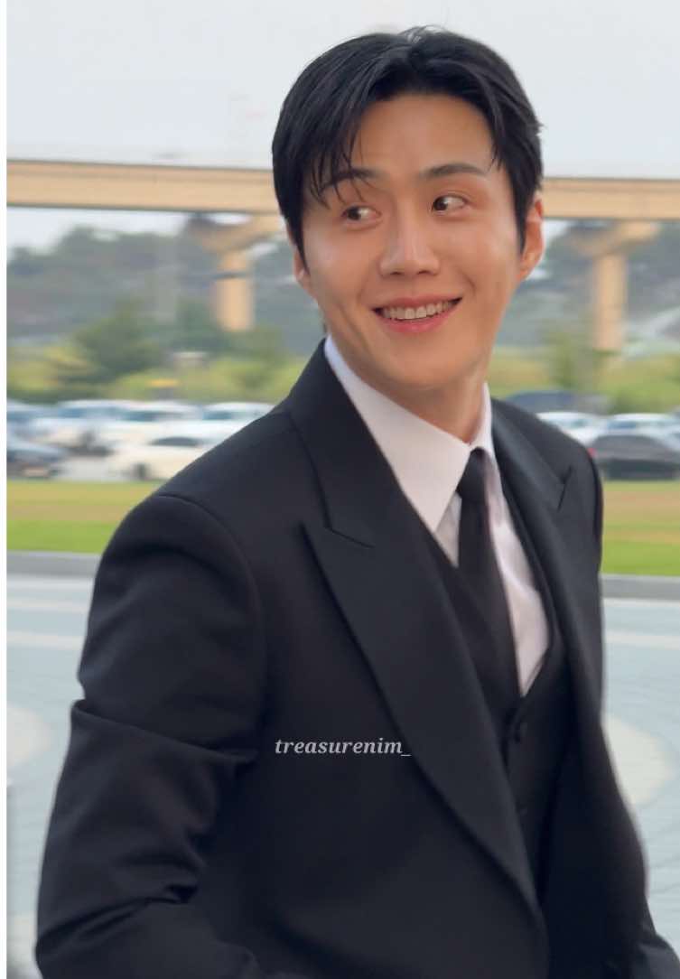 @treasurenim_