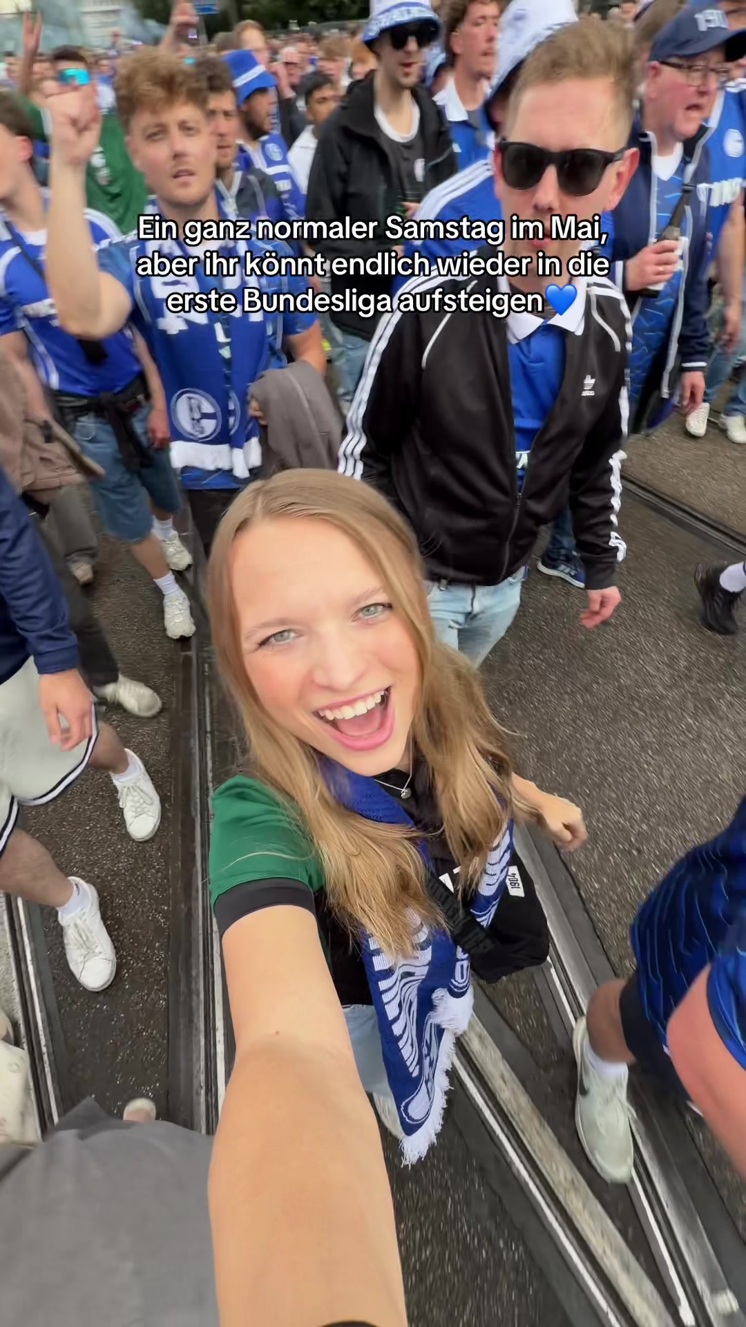 @Lisa K&uuml;ppers