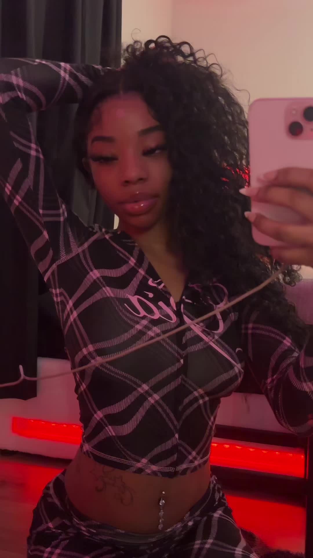 @︎