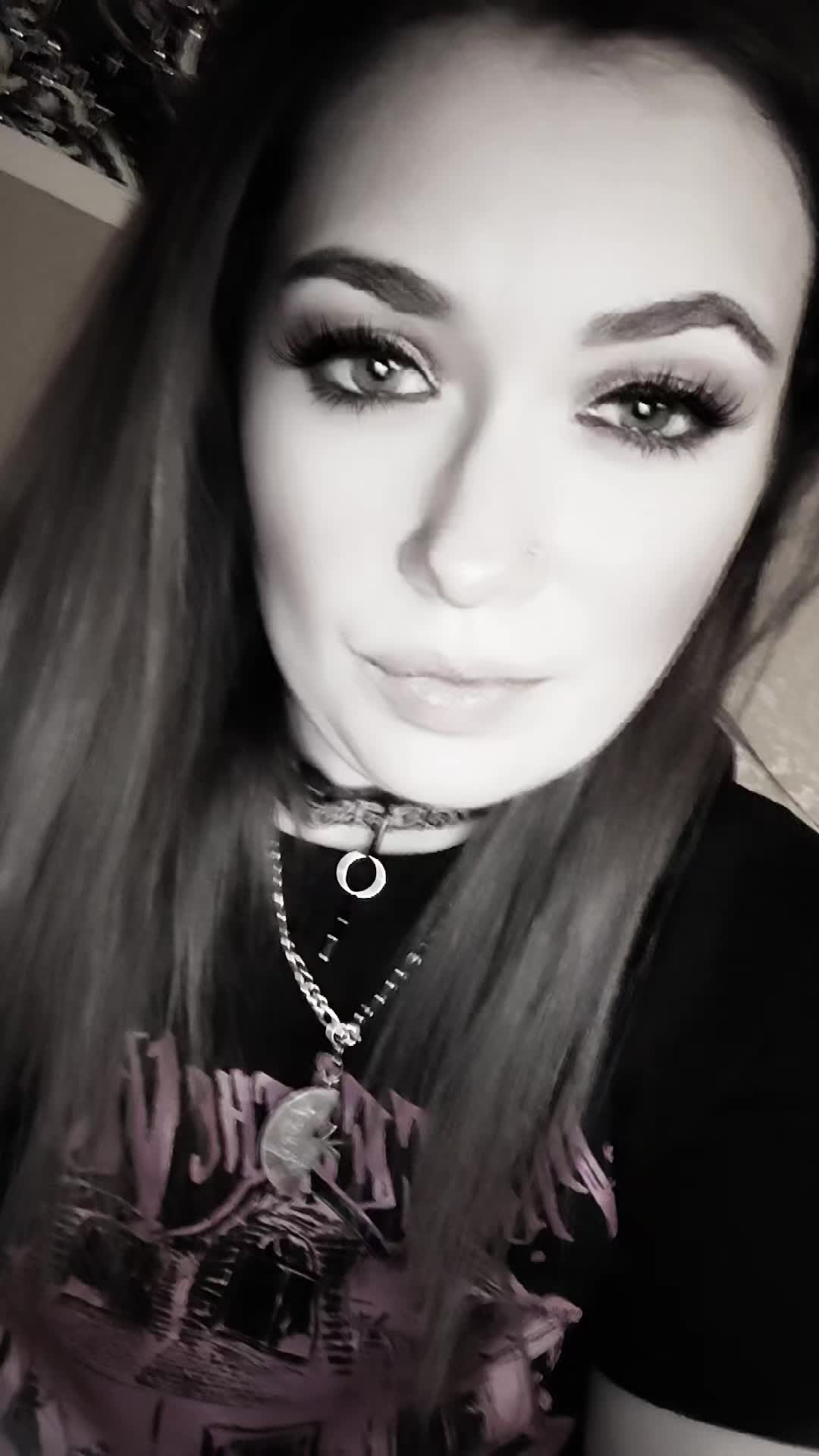 @xEmoQueenx