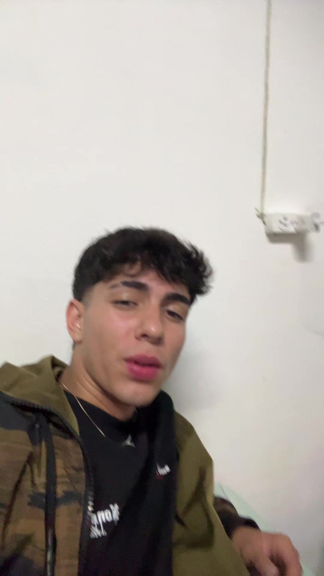 @Martínez