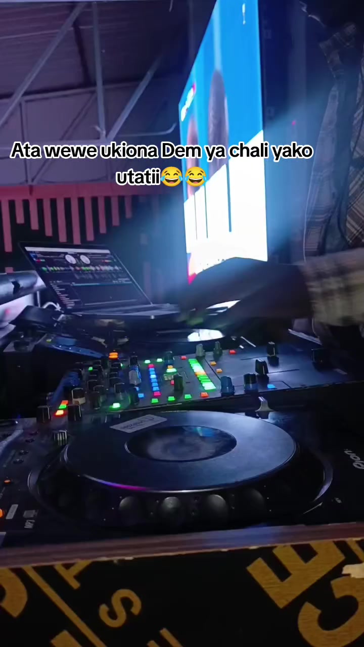 @WEEPON THE ENTERTAINER (DJ)