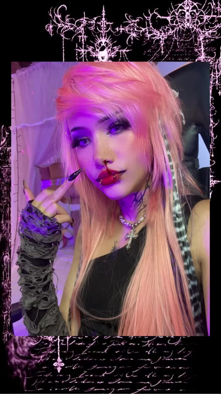 @goth_d0ll