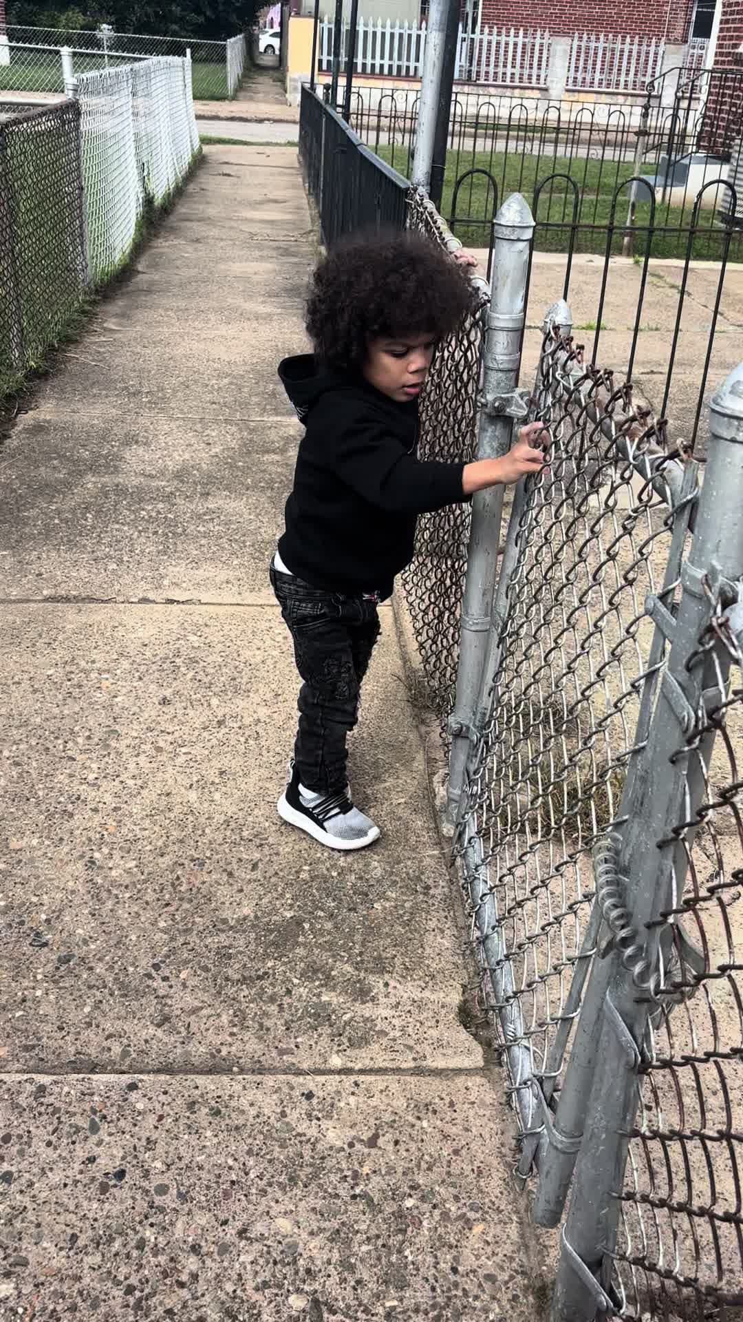 @Momma Lizzy & Kah’zir 💋💙🧩