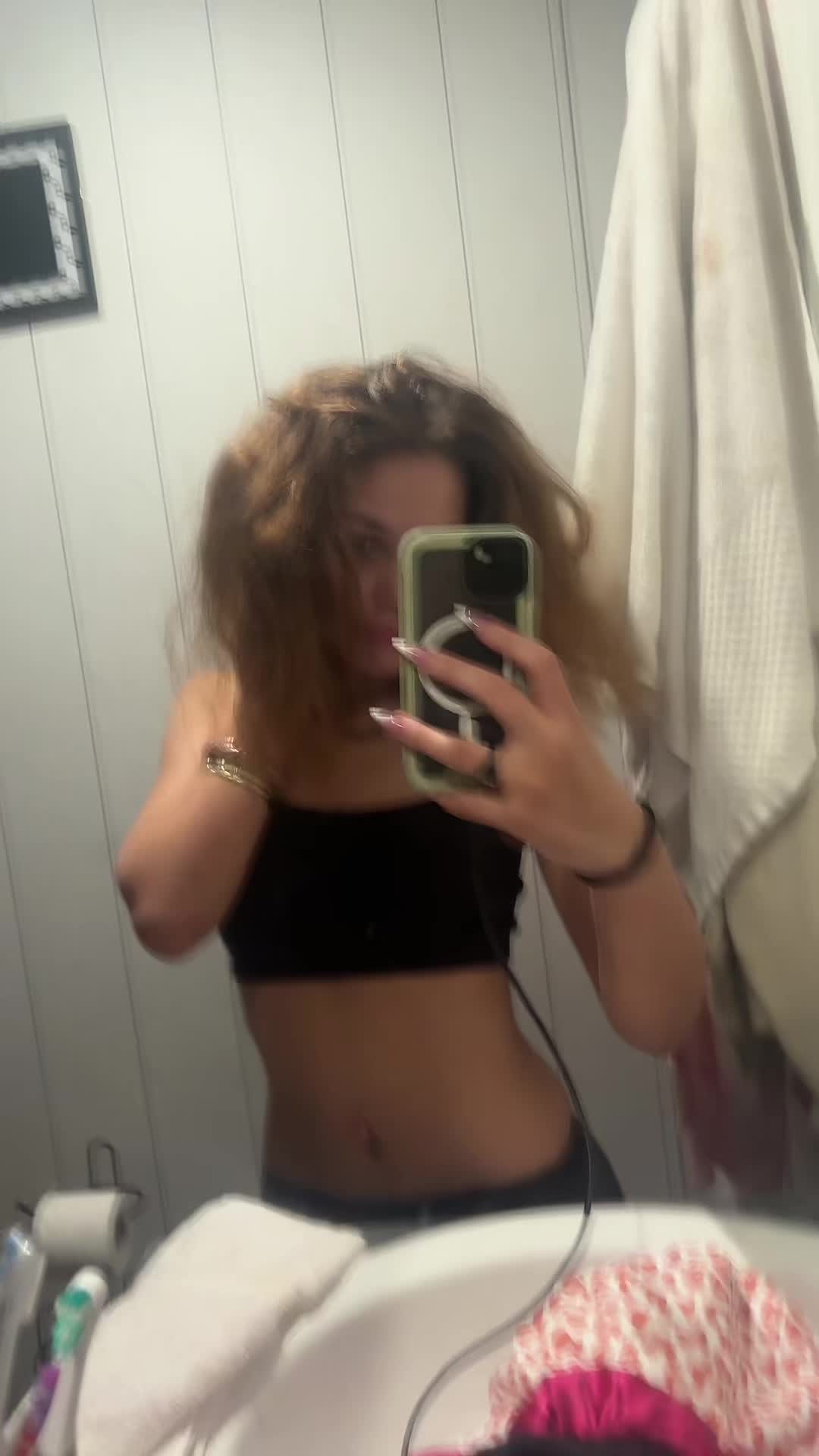 @ladyhitta4828040