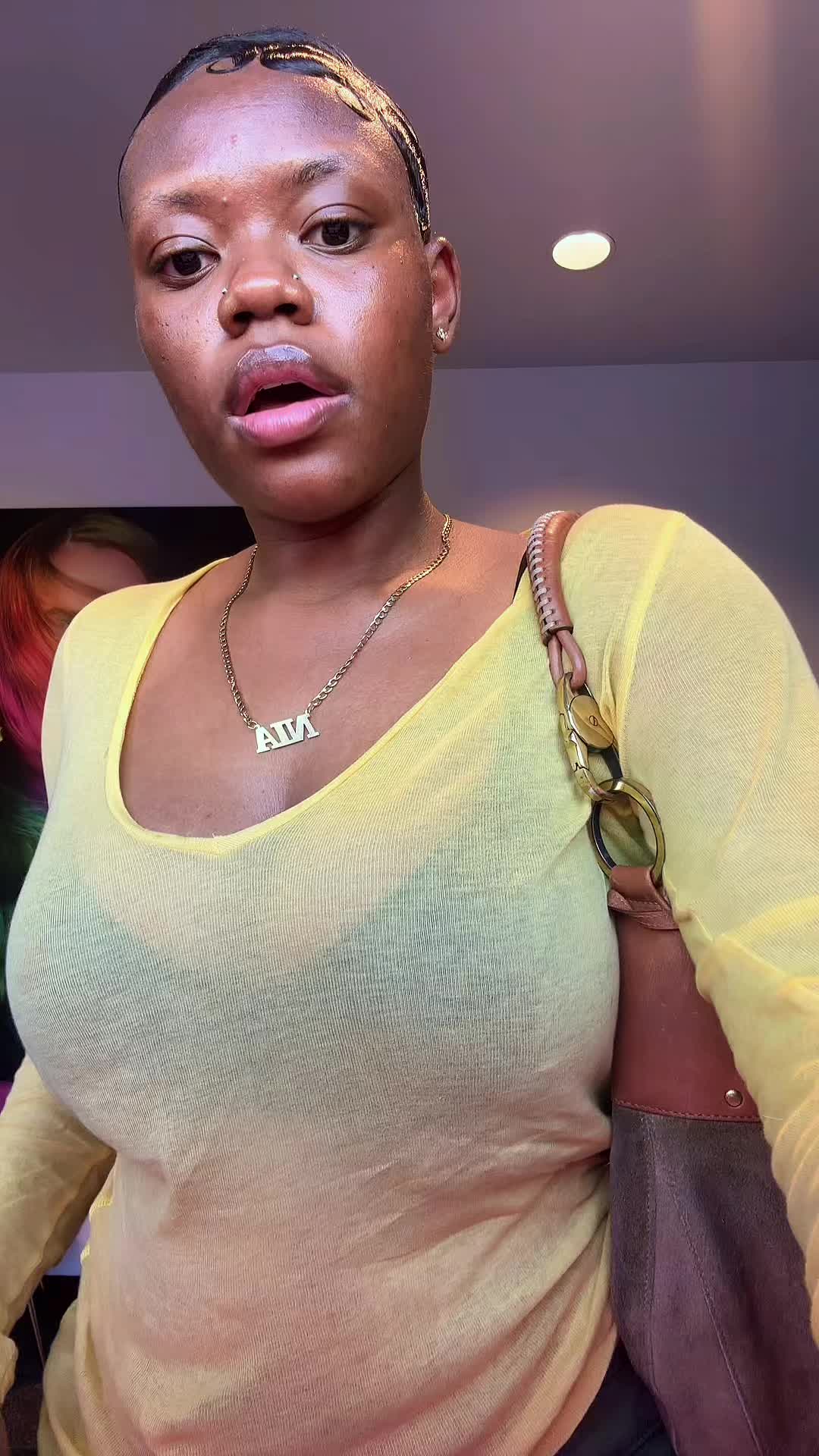 @Nia
