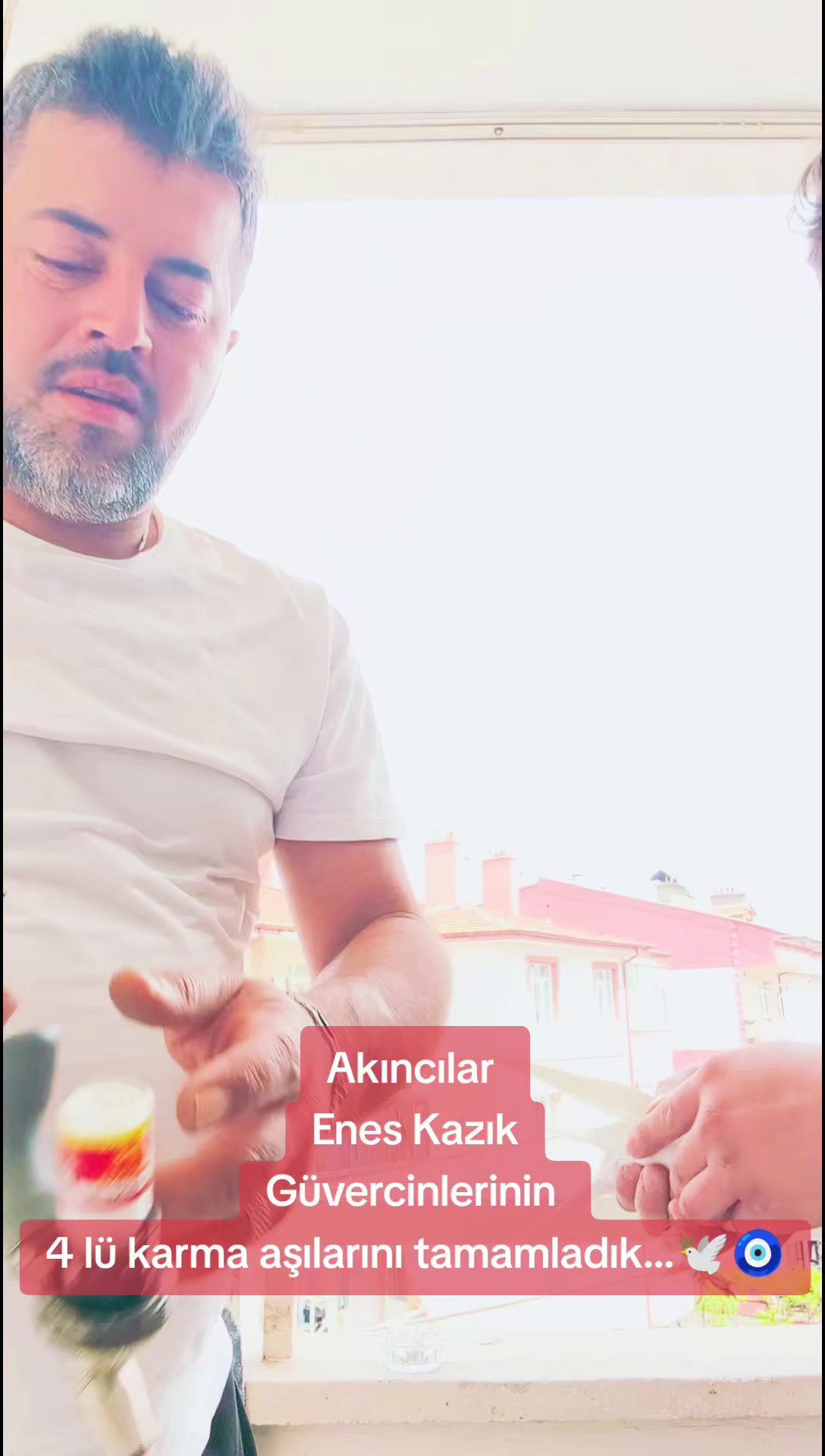 @G&Uuml;VERCİNLERE FISILDAYAN ADAM