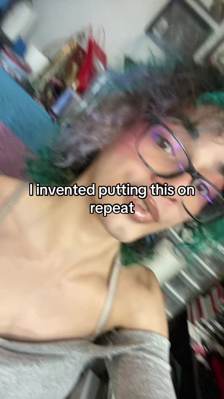 @shes_licking_thewall