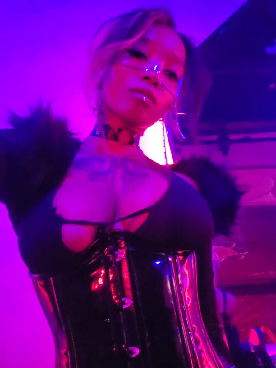 @Alyx Valoria
