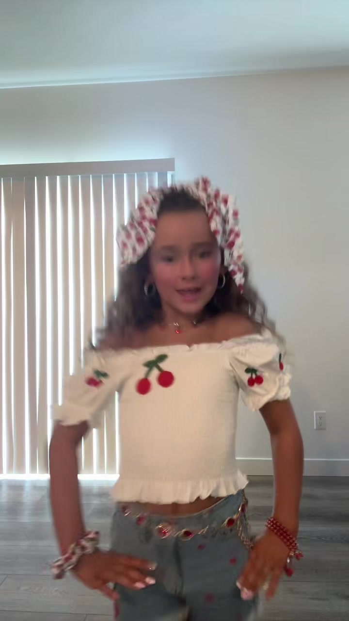 @melania
