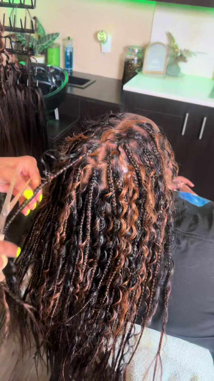 @Sister Loc’s | JAX, FL BRAIDER