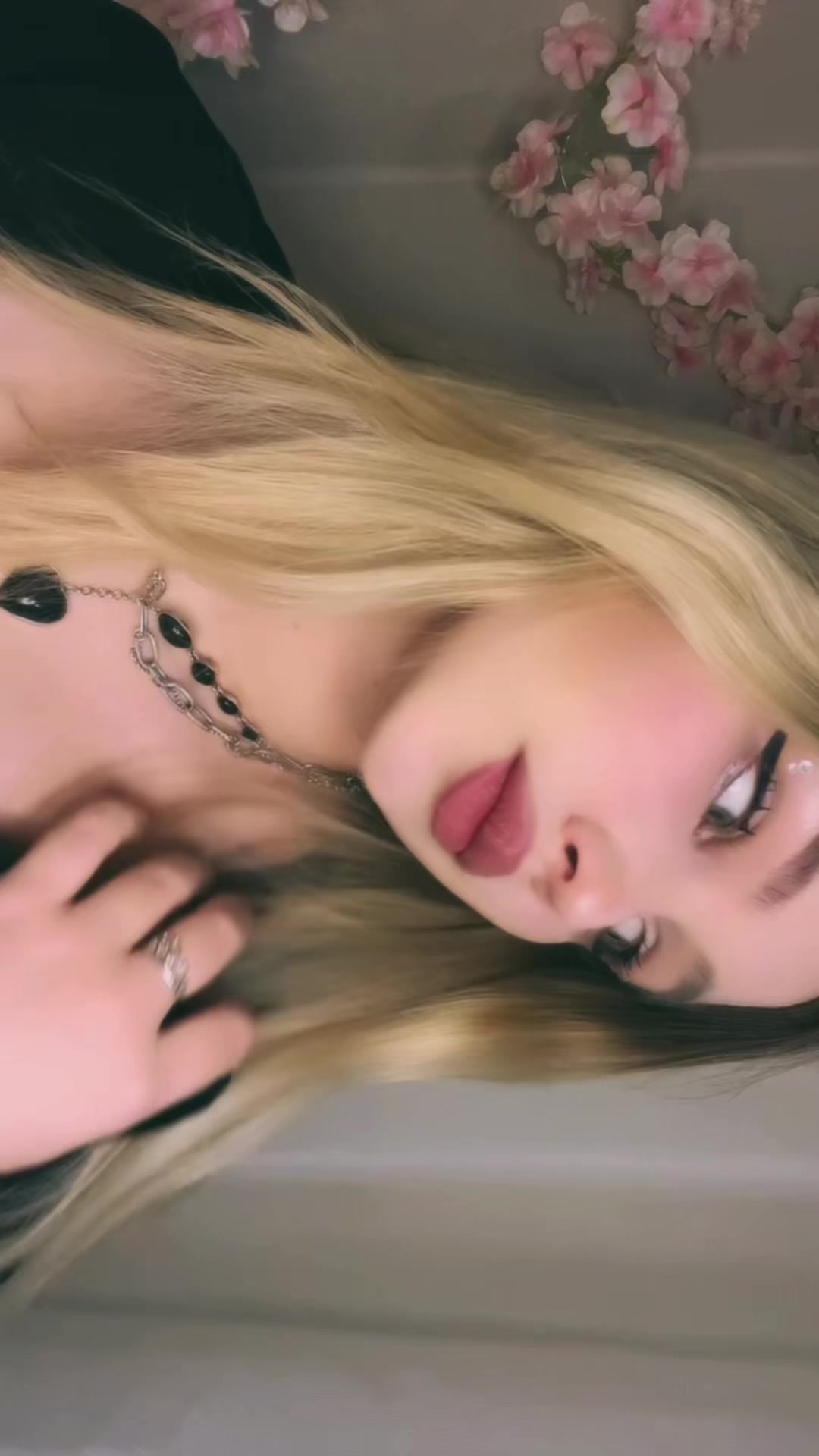 @🐰 𝑴𝒊𝒄𝒓𝒐𝒃𝒂𝒃𝒚 🐰