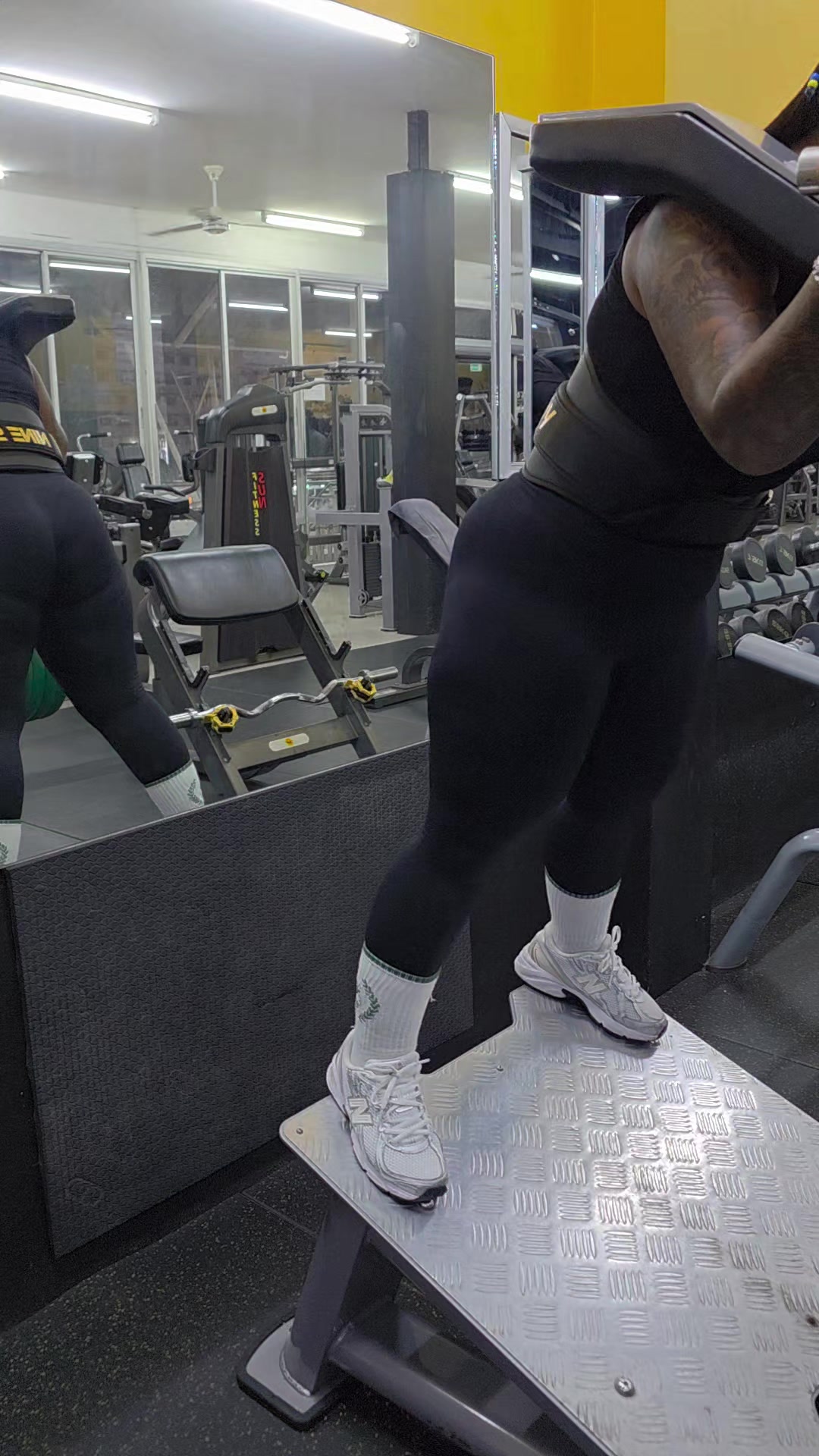 @Nisakon