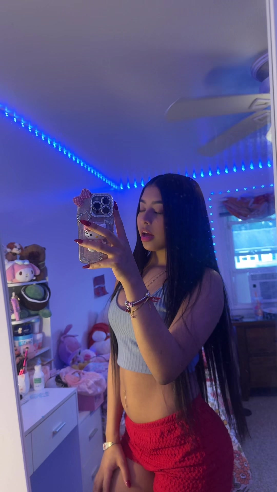 @VALERIA🦦