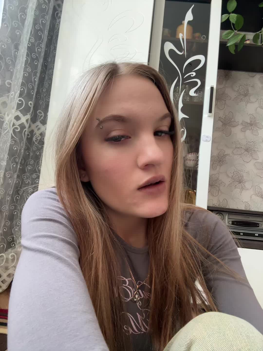 @Vivixs