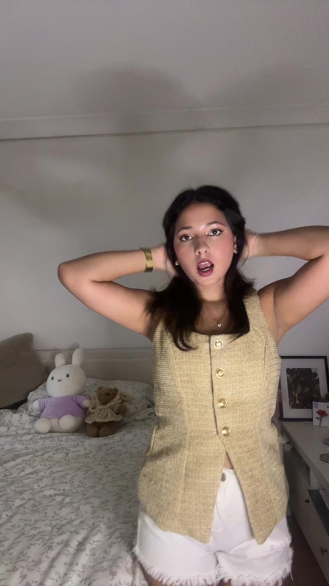 @Bee